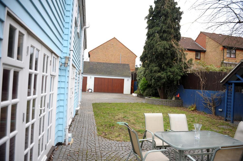 The Greyhound Cottage Chigwell Exterior foto