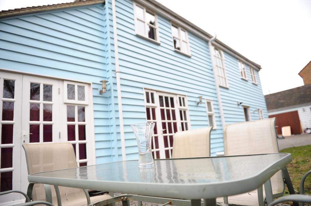 The Greyhound Cottage Chigwell Exterior foto