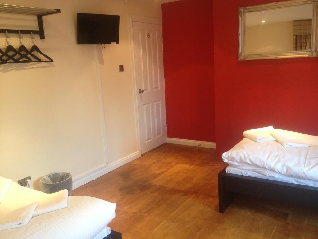 The Greyhound Cottage Chigwell Exterior foto