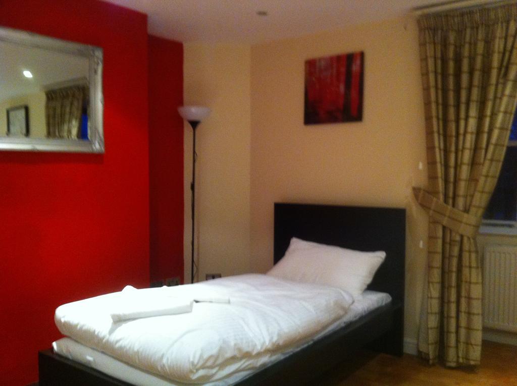 The Greyhound Cottage Chigwell Habitación foto