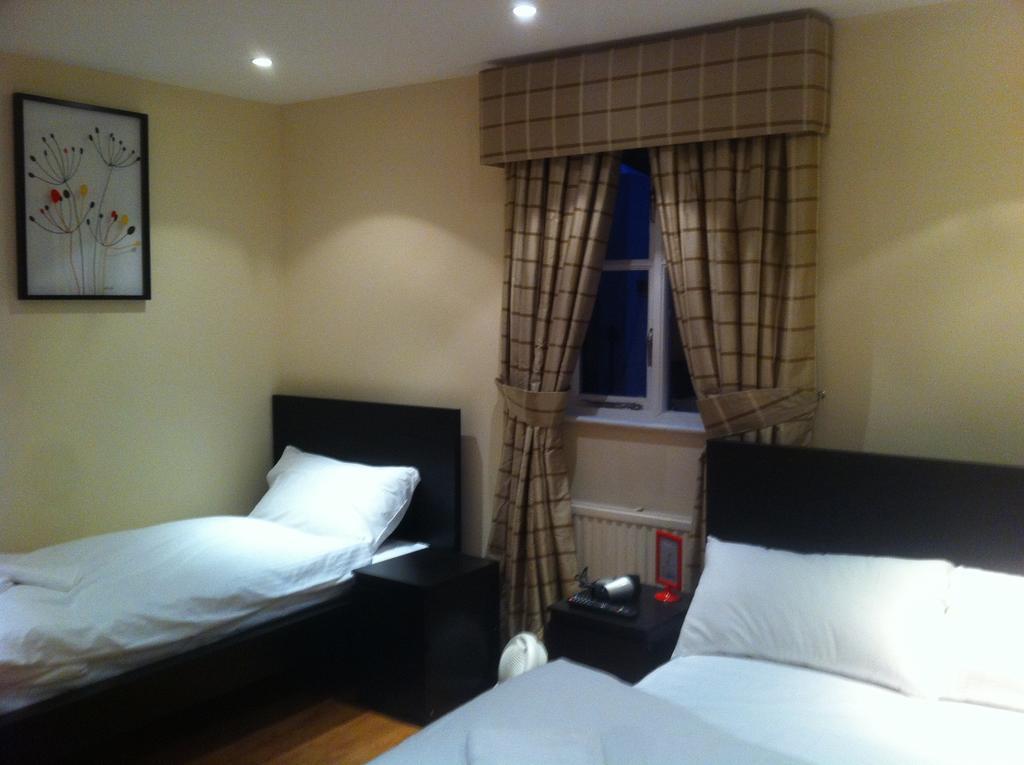 The Greyhound Cottage Chigwell Habitación foto
