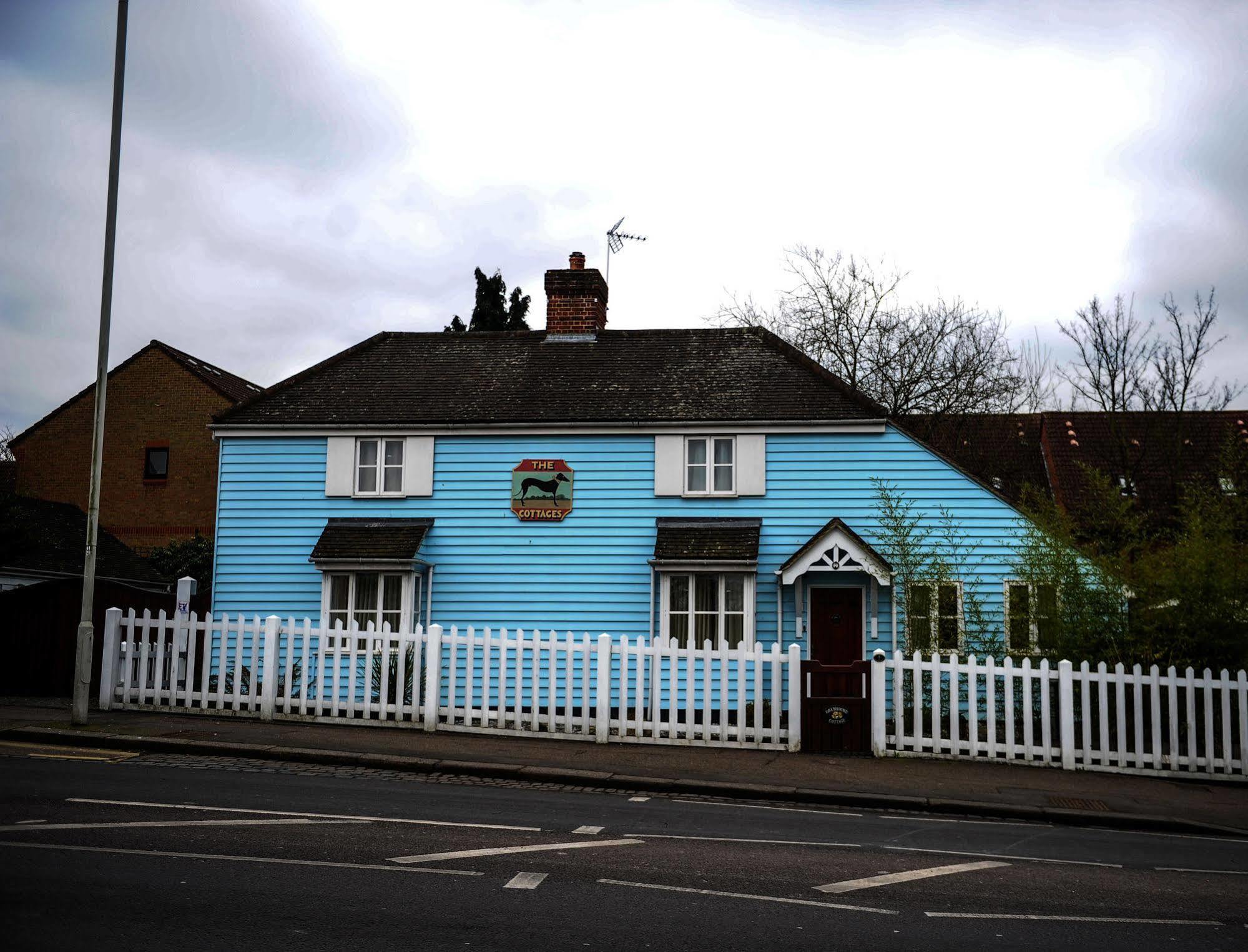 The Greyhound Cottage Chigwell Exterior foto